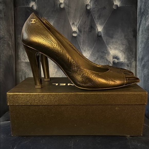 CHANEL Black Heels Classic Elegance - Picture 1 of 4